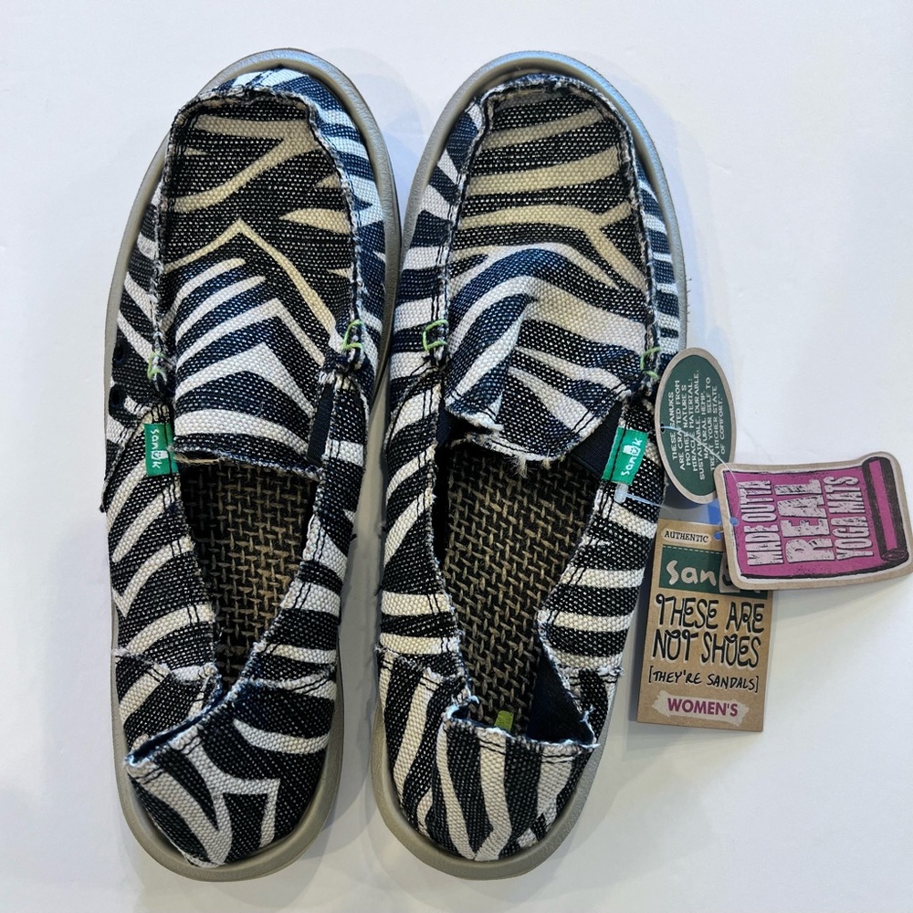 Sanuk On the Prowl Slip on Shoes Metallic Zebra Print  Size 9 NWT